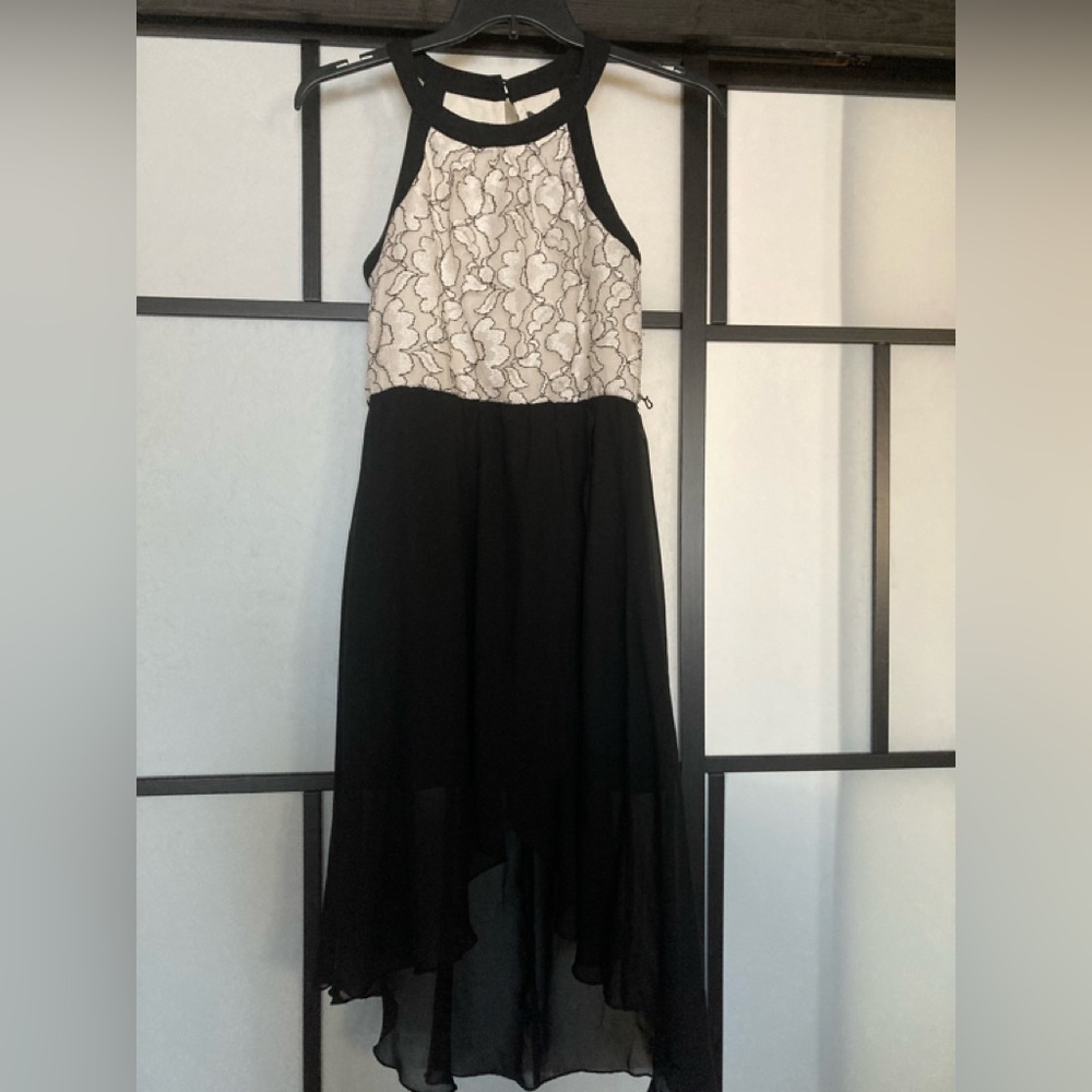 Juniors hi-low sleeveless dress